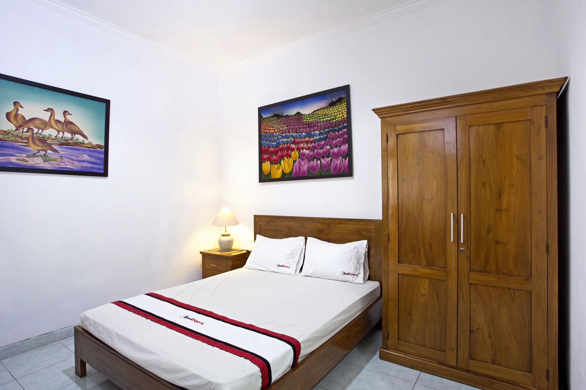 Отель Reddoorz Near Adisucipto Airport Джокьякарта Экстерьер фото