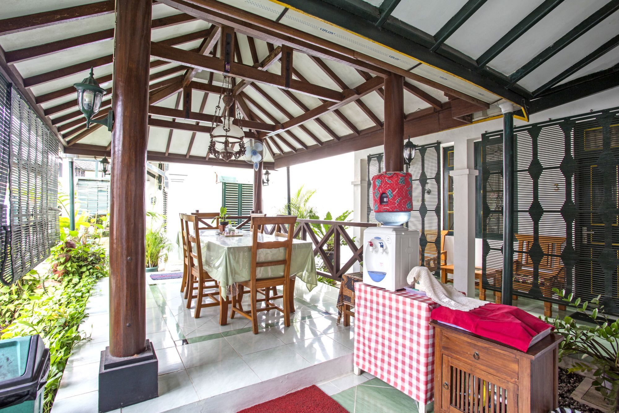 Отель Reddoorz Near Adisucipto Airport Джокьякарта Экстерьер фото